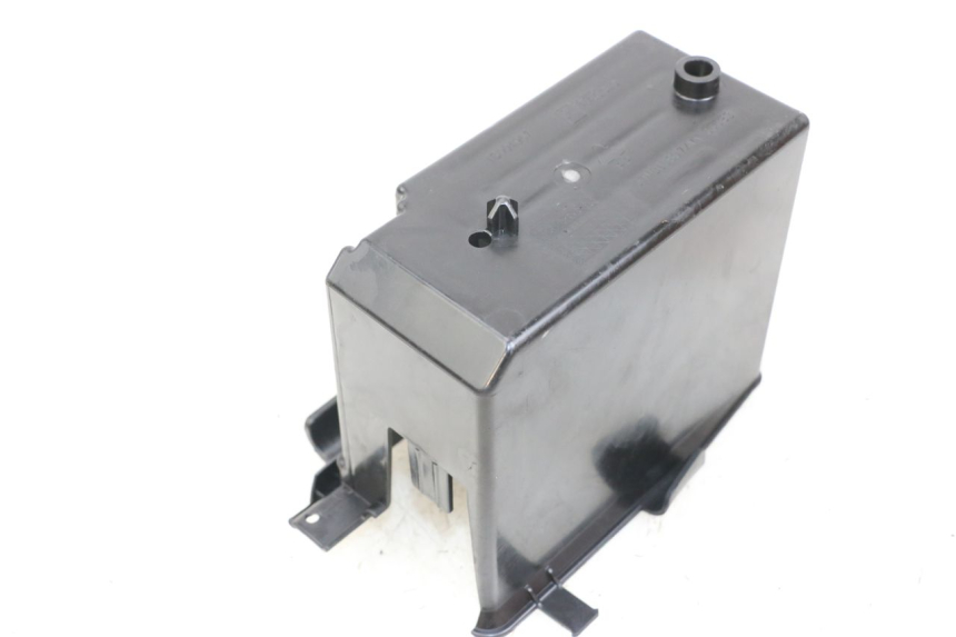 photo de BATTERY BOX PIAGGIO VESPA PRIMAVERA 4T 50 (2021 - 2024) - Component detail