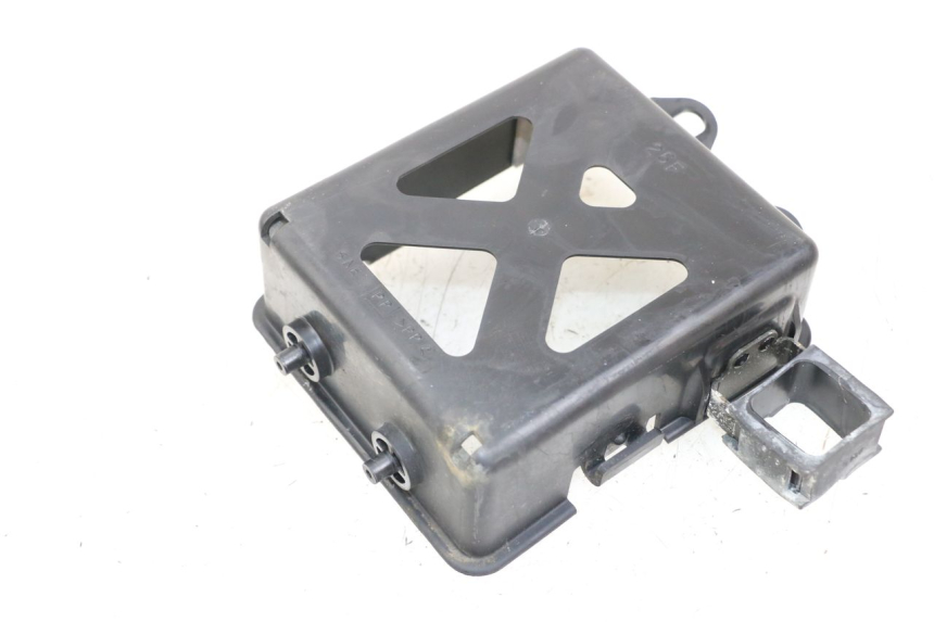 photo de BATTERY BOX SUZUKI VL INTRUDER 125 (2004 - 2007) - Component detail