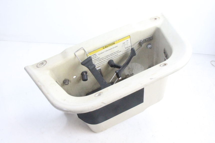 photo de BATTERY BOX YAMAHA WAVE RUNNER GP R 1200 (2000 - 2003) - Component detail