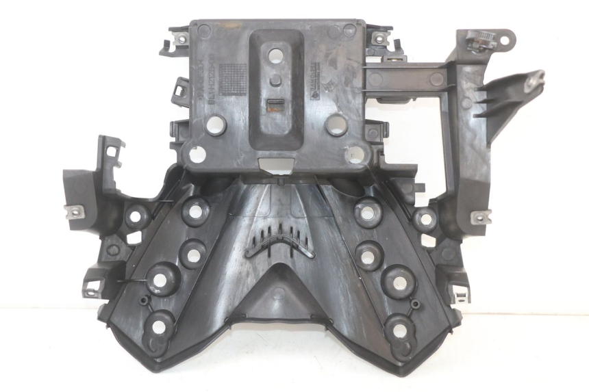 photo de BATTERY TRAY YAMAHA XMAX X-MAX ABS 125 (2017 - 2020) - Alternative perspective
