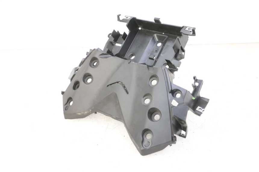 photo de BATTERY BOX YAMAHA XMAX X-MAX 125 (2021 - 2025) - Fixing points details