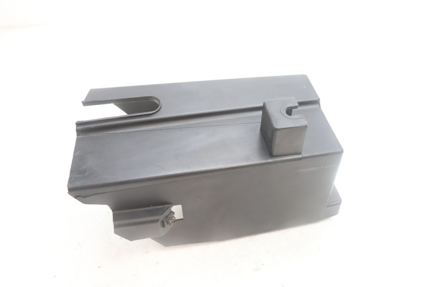 photo de BATTERY TRAY YAMAHA XMAX X-MAX 125 (2006 - 2009) - Alternative perspective