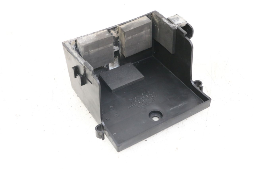 photo de BATTERY BOX KYMCO XCITING 250 (2006 - 2009) - Technical close-up