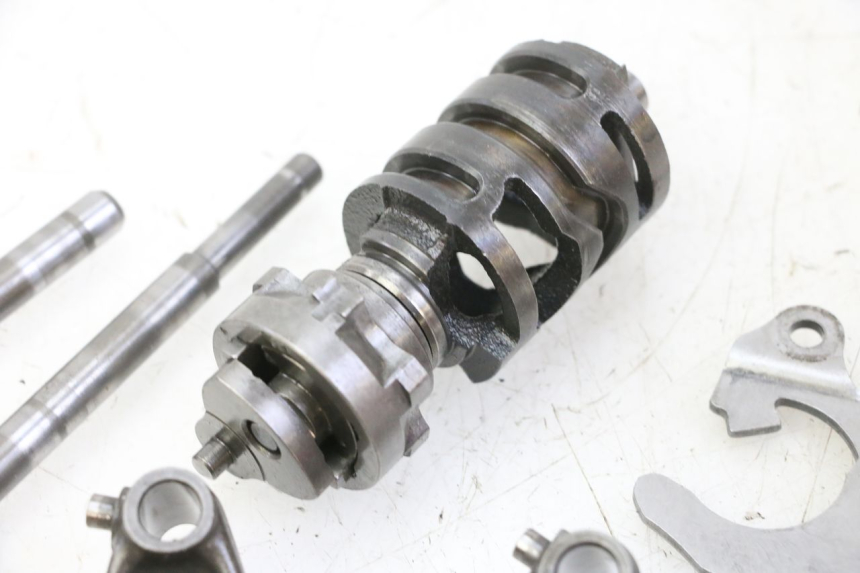 photo de DRUM SHAFT GEAR YAMAHA YZ 125 (1998 - 2005) - Fixing points details