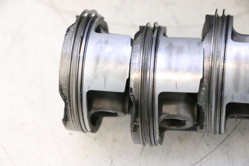 photo de CRANKCASE YAMAHA YZF R6 600 (2008 - 2009) - Alternative angle