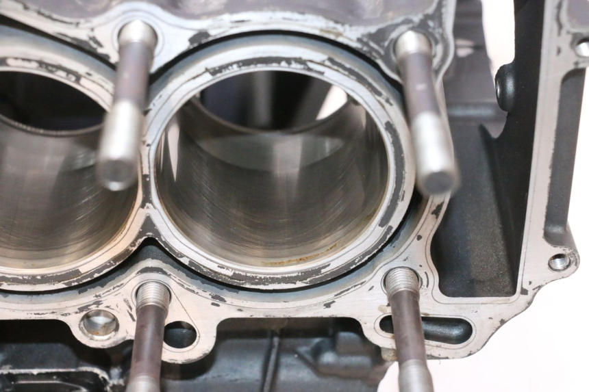 photo de CRANKCASE YAMAHA YZF R6 600 (2008 - 2009) - Supplementary product photo