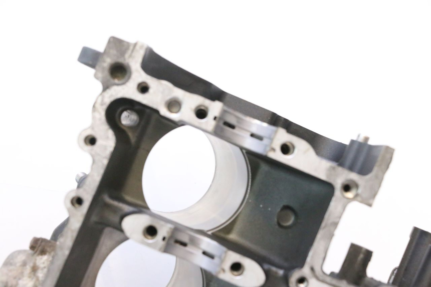 photo de CRANKCASE YAMAHA YZF R6 600 (2008 - 2009) - Fixing points details
