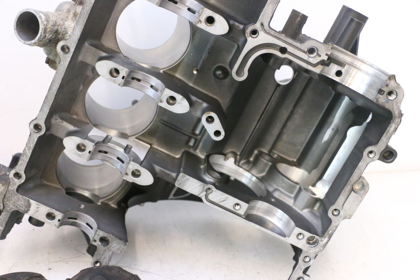 photo de CRANKCASE YAMAHA YZF R6 600 (2008 - 2009) - Surface and material condition
