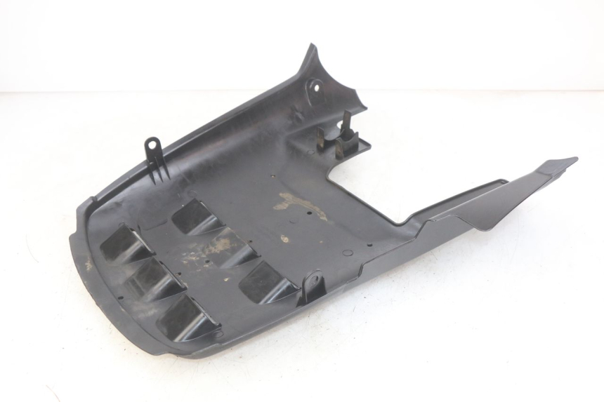 photo de LOWER PART OF THE BODY KYMCO AGILITY 16+ 4T 50 (2018 - 2023) - Zoom on usage condition