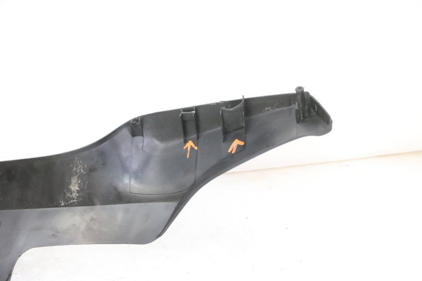 photo de LOWER PART OF THE BODY KYMCO AGILITY NAKED RENOUVO 2T 50 (2011 - 2018) - Alternative perspective