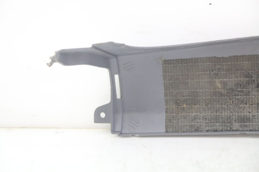 photo de RIGHT REAR LOWER FAIRING HONDA FES PANTHEON 2T 125 (1998 - 2002) - Zoom on usage condition