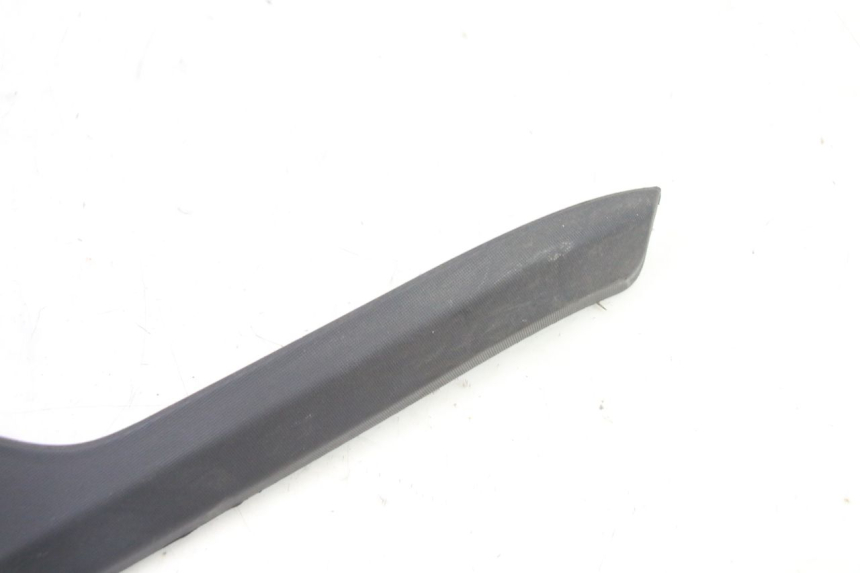 photo de REAR RIGHT BELLY PANEL PIAGGIO MP3 HPE 310 (2024 - 2025) - Alternative perspective