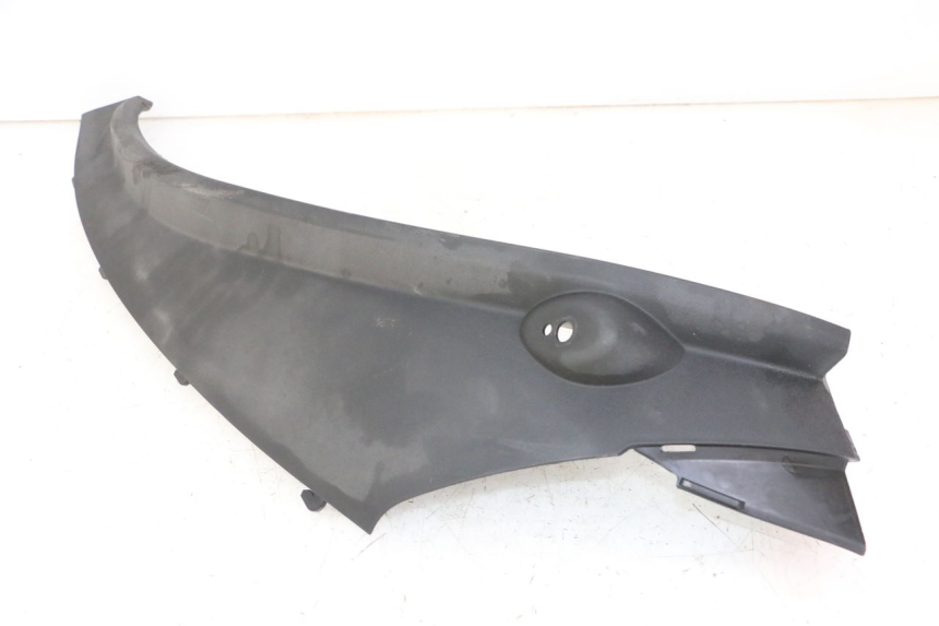 photo de REAR RIGHT BELLY PANEL PIAGGIO MP3 LT 300 (2010 - 2016) - Fixing points details