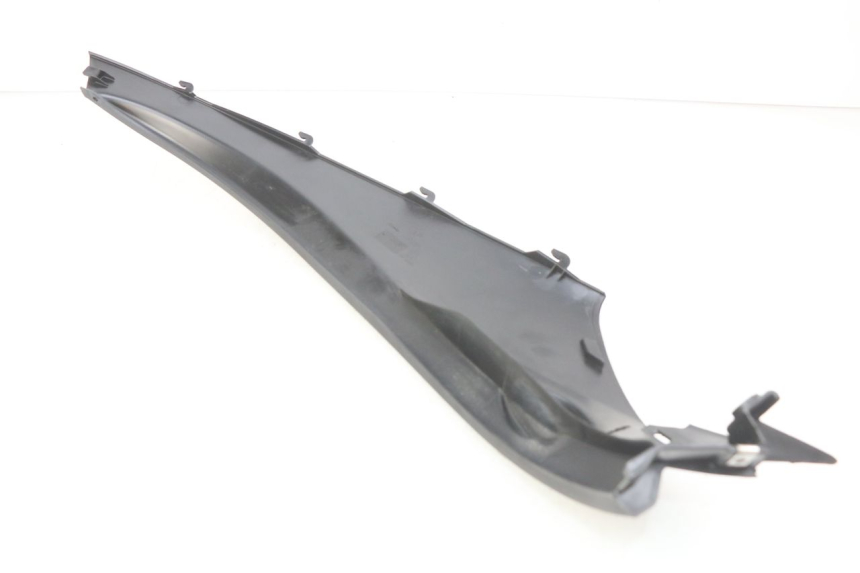 photo de RIGHT REAR LOWER FAIRING PIAGGIO MP3 500 (2011 - 2015) - Zoom on usage condition