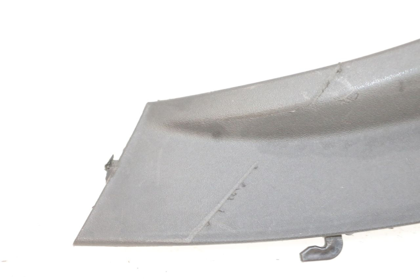 photo de REAR RIGHT BELLY PANEL PIAGGIO MP3 RL 250 (2006 - 2010) - Surface and material condition