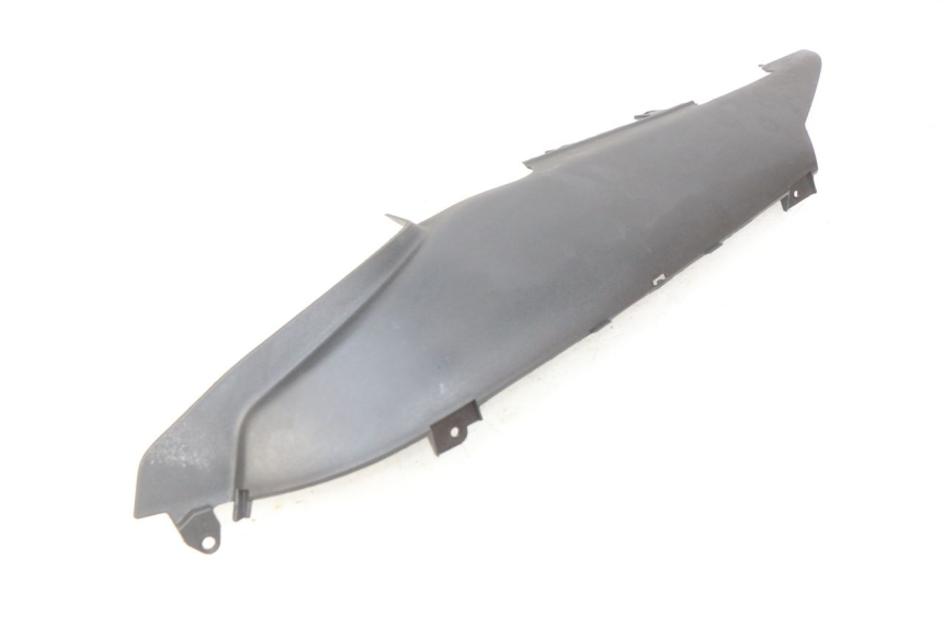 photo de RIGHT REAR LOWER FAIRING GILERA NEXUS 125 (2009 - 2013) - Technical close-up
