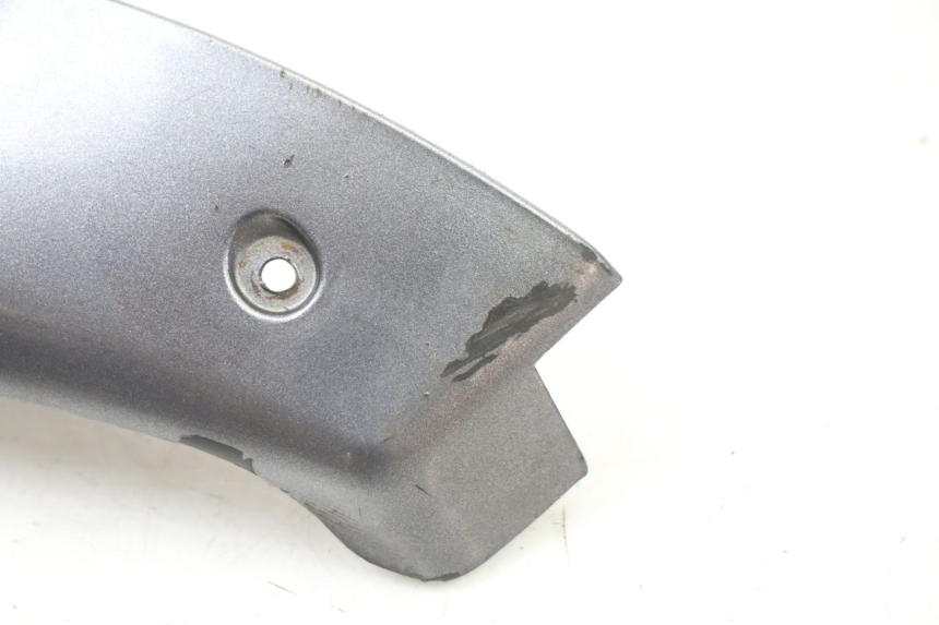 photo de RIGHT REAR LOWER FAIRING PIAGGIO VESPA GRANTURISMO 125 (2003 - 2007) - Zoom on usage condition