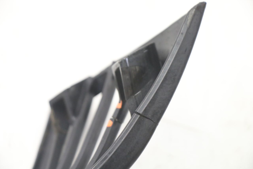 photo de RIGHT REAR LOWER FAIRING PIAGGIO VESPA LX 2T 50 (2005 - 2013) - Additional view of the item