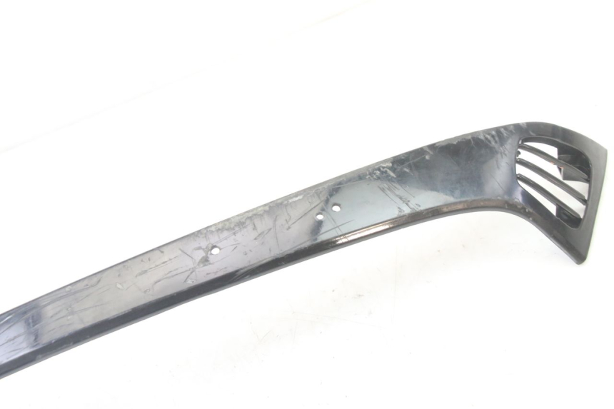 photo de RIGHT REAR LOWER FAIRING PIAGGIO VESPA LX 2T 50 (2005 - 2013) - Technical close-up