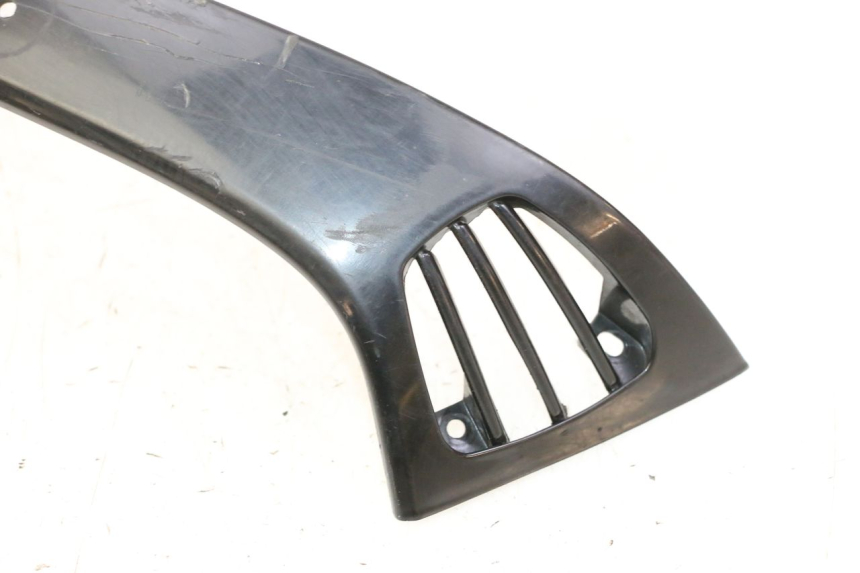 photo de RIGHT REAR LOWER FAIRING PIAGGIO VESPA S 2T 50 (2007 - 2014) - Alternative perspective