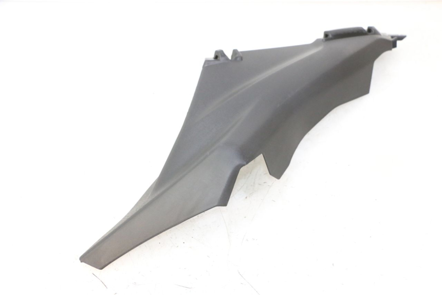 photo de REAR RIGHT BELLY PANEL YAMAHA XMAX X-MAX 125 (2021 - 2025) - Surface and material condition