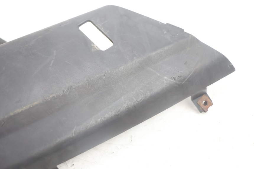 photo de REAR RIGHT BELLY PANEL YAMAHA XMAX X-MAX 125 (2006 - 2009) - Alternative perspective