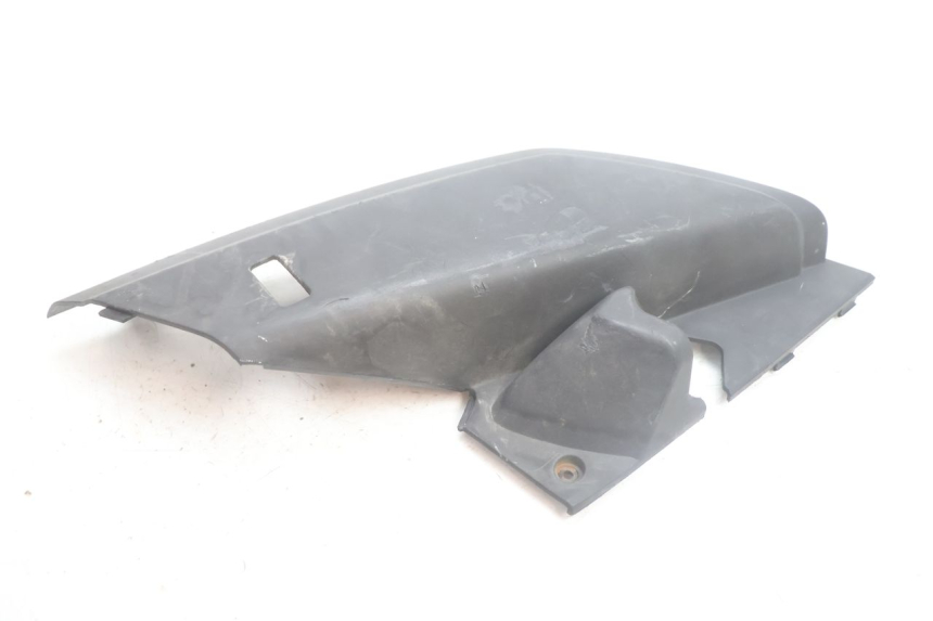 photo de REAR RIGHT BELLY PANEL YAMAHA XMAX X-MAX 125 (2006 - 2009) - Technical close-up