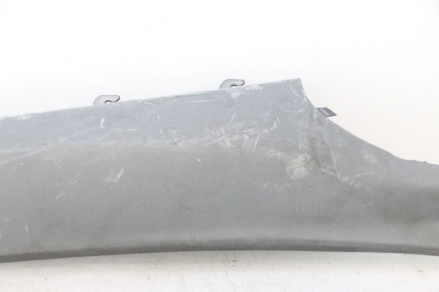 photo de REAR RIGHT BELLY PANEL PIAGGIO X9 AMALFI 180 (2000 - 2003) - Zoom on usage condition