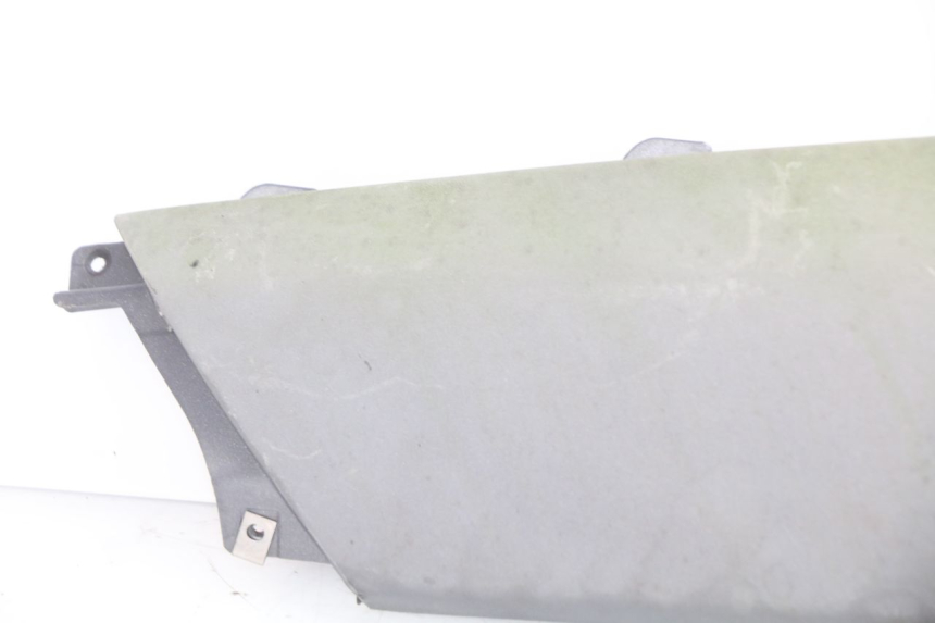 photo de RIGHT REAR LOWER FAIRING PIAGGIO X9 EVOLUTION 125 (2003 - 2007) - Surface and material condition