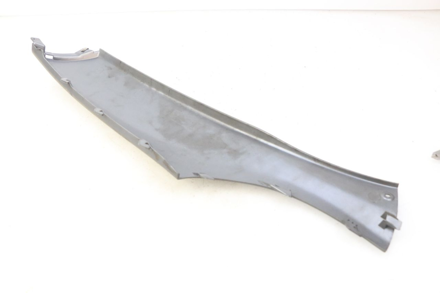 photo de RIGHT REAR LOWER FAIRING PIAGGIO X9 EVOLUTION 125 (2003 - 2007) - Alternative perspective