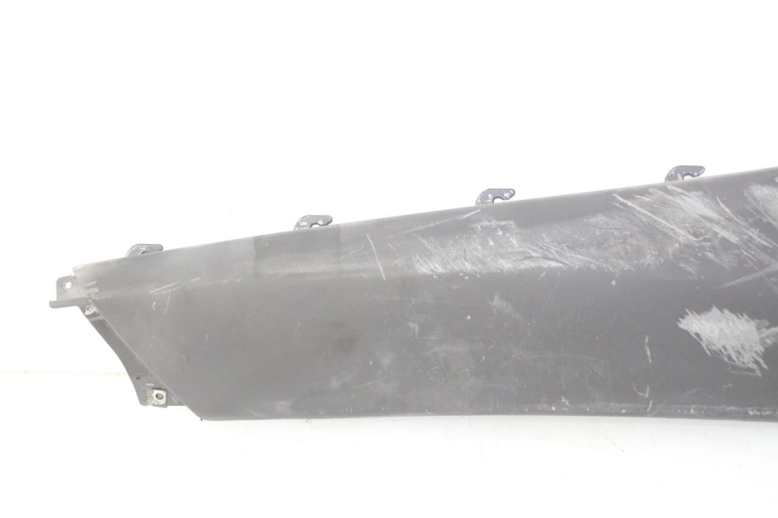 photo de RIGHT REAR LOWER FAIRING PIAGGIO X9 EVOLUTION 125 (2003 - 2007) - Fixing points details