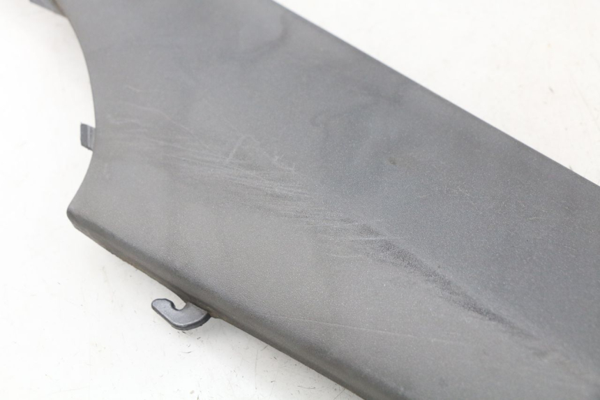 photo de RIGHT REAR LOWER FAIRING PIAGGIO X9 125 (2000 - 2003) - Component detail