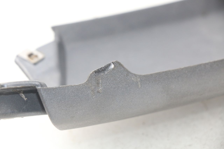 photo de RIGHT REAR LOWER FAIRING PIAGGIO X9 125 (2000 - 2003) - Technical close-up