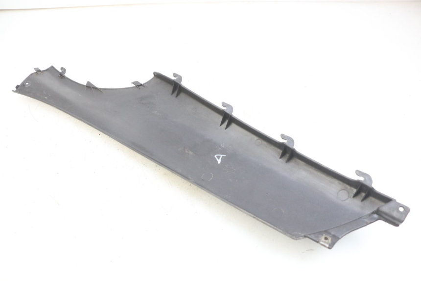 photo de RIGHT REAR LOWER FAIRING PIAGGIO X9 125 (2000 - 2003) - Component detail