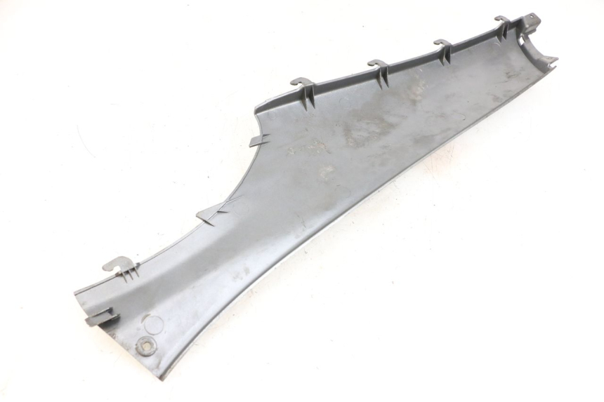 photo de RIGHT REAR LOWER FAIRING PIAGGIO X9 125 (2000 - 2003) - Component detail