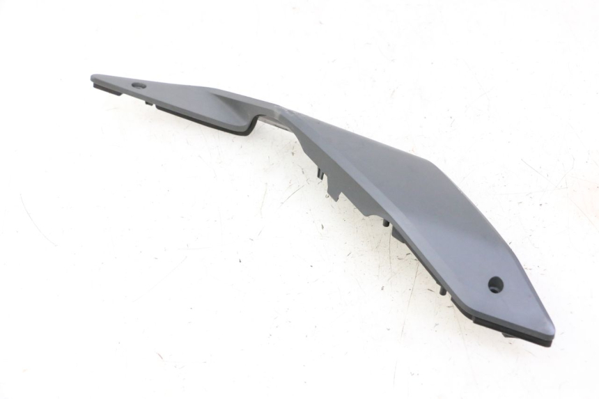 photo de REAR RIGHT BELLY PANEL SEGWAY NINEBOT ZT3 PRO 1 - Fixing points details