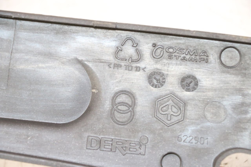 photo de REAR LEFT BELLY PANEL PIAGGIO LXV 4T 50 (2009 - 2013) - Component detail