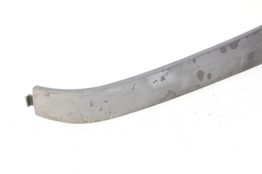 photo de REAR LEFT BELLY PANEL PIAGGIO LXV 4T 50 (2009 - 2013) - Surface and material condition