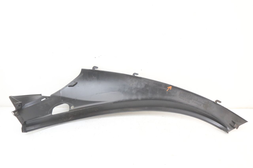 photo de LEFT REAR LOWER BODY PANEL PIAGGIO MP3 LT 400 (2007 - 2012) - Technical close-up