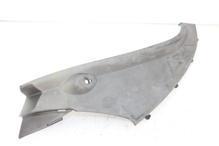 photo de REAR LEFT BELLY PANEL PIAGGIO MP3 LT 300 (2010 - 2016) - Surface and material condition
