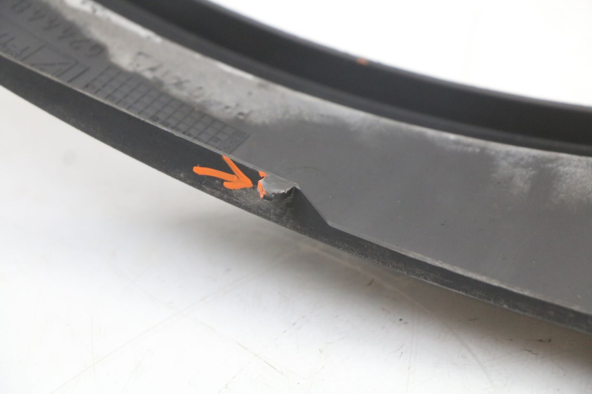 photo de REAR LEFT BELLY PANEL PIAGGIO MP3 125 (2006 - 2014) - Surface and material condition