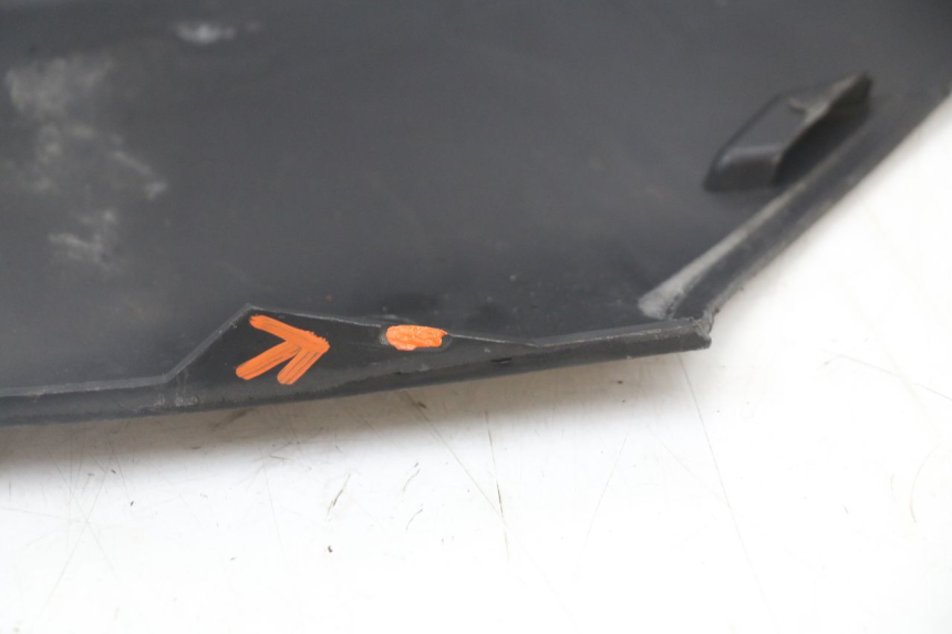 photo de REAR LEFT BELLY PANEL PIAGGIO MP3 125 (2006 - 2014) - Markings and original references