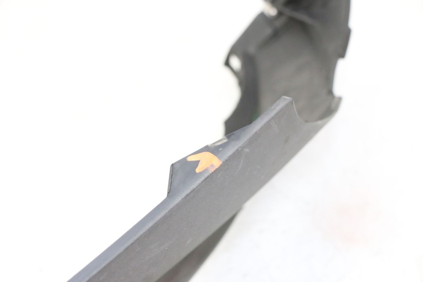 photo de REAR LEFT BELLY PANEL PIAGGIO MP3 RL 250 (2006 - 2010) - Zoom on usage condition