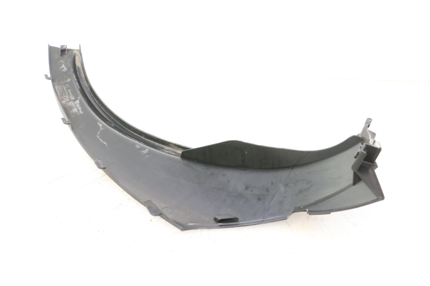 photo de REAR LEFT BELLY PANEL PIAGGIO MP3 125 (2006 - 2014) - Zoom on usage condition