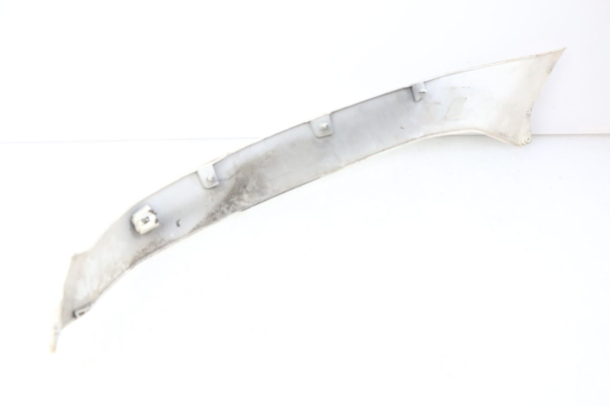 photo de LEFT REAR LOWER BODY PANEL PIAGGIO VESPA GTS IGET ABS 125 (2017 - 2023) - Fixing points details