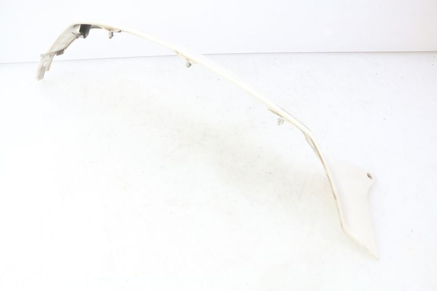 photo de LEFT REAR LOWER BODY PANEL PIAGGIO VESPA GTS IGET ABS 125 (2017 - 2023) - Surface and material condition