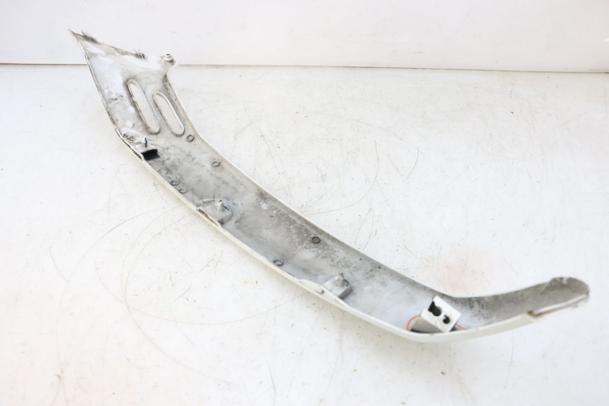 photo de REAR LEFT BELLY PANEL PIAGGIO VESPA GTS SUPER IE 125 (2009 - 2016) - Alternative perspective