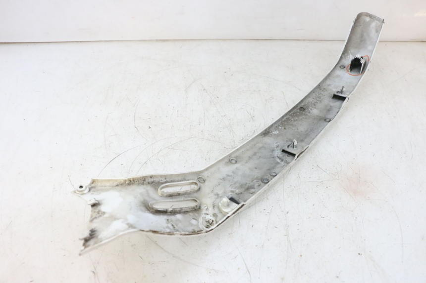 photo de REAR LEFT BELLY PANEL PIAGGIO VESPA GTS SUPER IE 125 (2009 - 2016) - Product overview