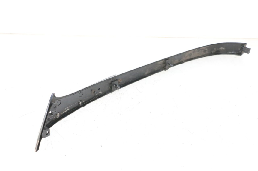 photo de LEFT REAR LOWER BODY PANEL PIAGGIO VESPA S 2T 50 (2007 - 2014) - Fixing points details