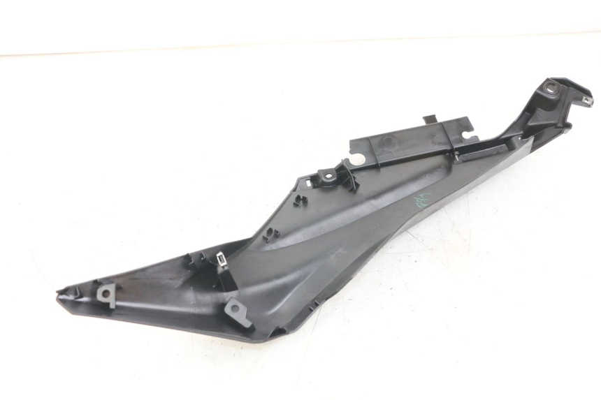 photo de LEFT REAR LOWER BODY PANEL YAMAHA XMAX X-MAX ABS 125 (2017 - 2020) - Alternative perspective